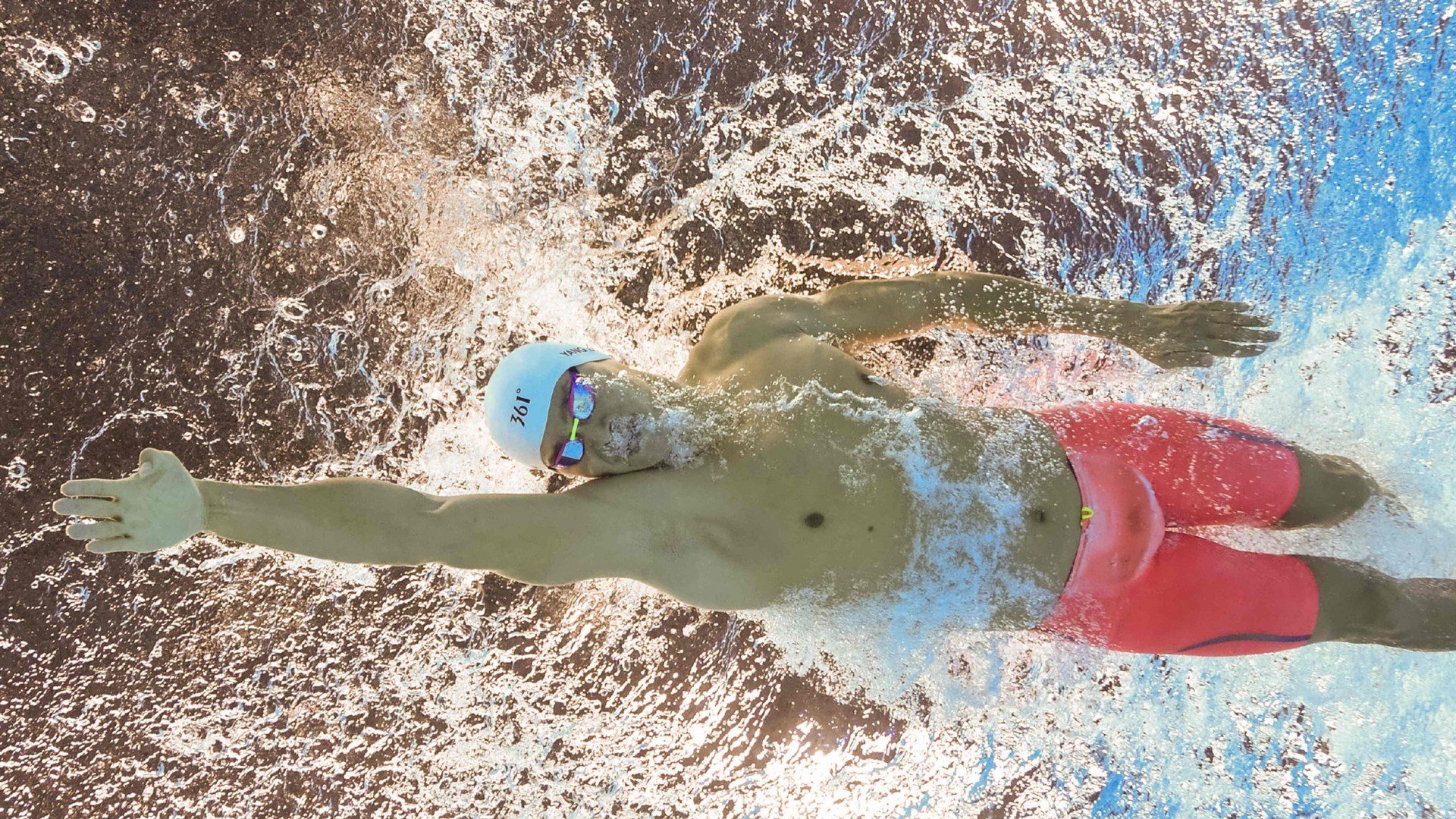 巅峰之夜的篮球与足球双响炮，当NBA总决赛的逆转激情，遇上葡萄牙的绿茵碾压